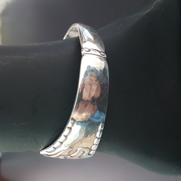 Vintage Silver Cuff Bracelet. - Picture 6 of 8